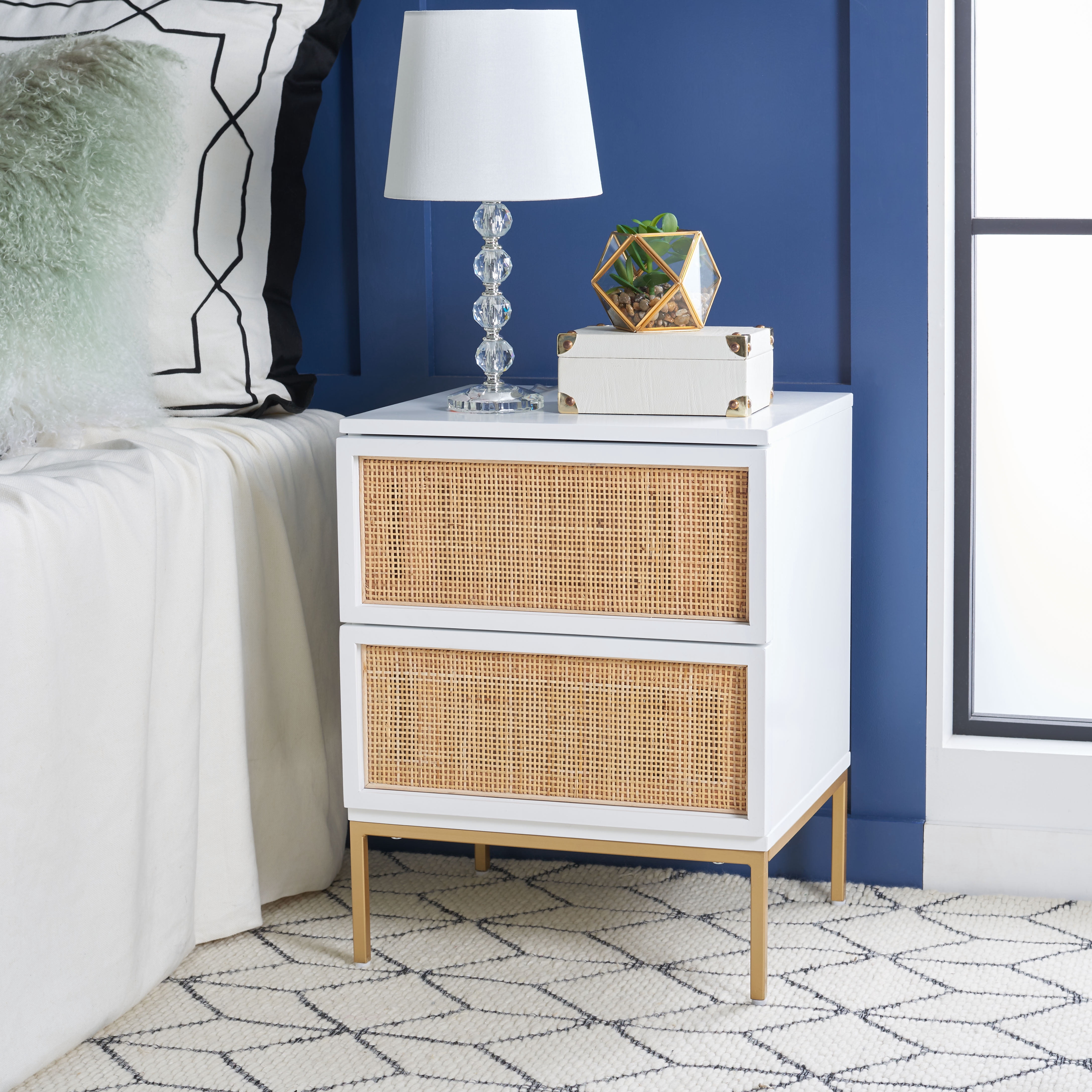 SAFAVIEH Zadie 2 Drawer Rattan Nightstand, White w/ Natural Rattan/Gold Legs