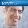 thumbnail image 4 of Oral-B Smart Series 5000 Cepillo de Dientes Recargable Electric, Negro Oral-B NA, 4 of 5