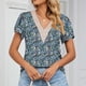 thumbnail image 3 of Blusa de encaje de guipur con flores azules, escote en V y mangas cortas tipo pétalo, perfecta para citas de mujeres, 3 of 6