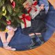 thumbnail image 2 of Falda para árbol de Navidad de miércoles, suave y divertida, decoración navideña de granja con cuello para árbol de Navidad de 30", 2 of 4