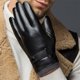 thumbnail image 5 of Guantes de piel de oveja de invierno, guantes cálidos con mensaje para pantalla táctil forrados de cachemira, 5 of 5