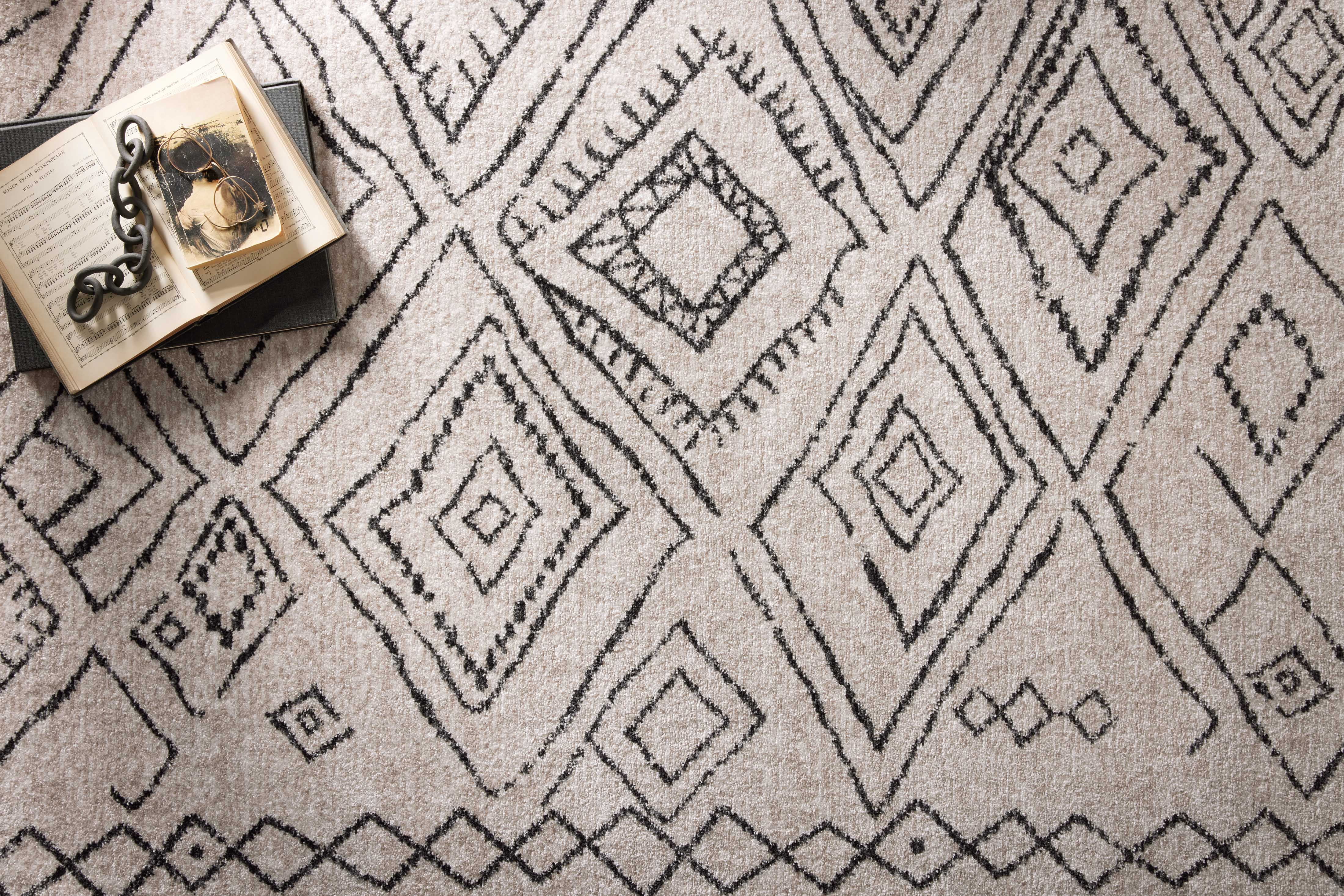 Loloi Vance Dove / Charcoal 2'-3" x 3'-10" Accent Rug