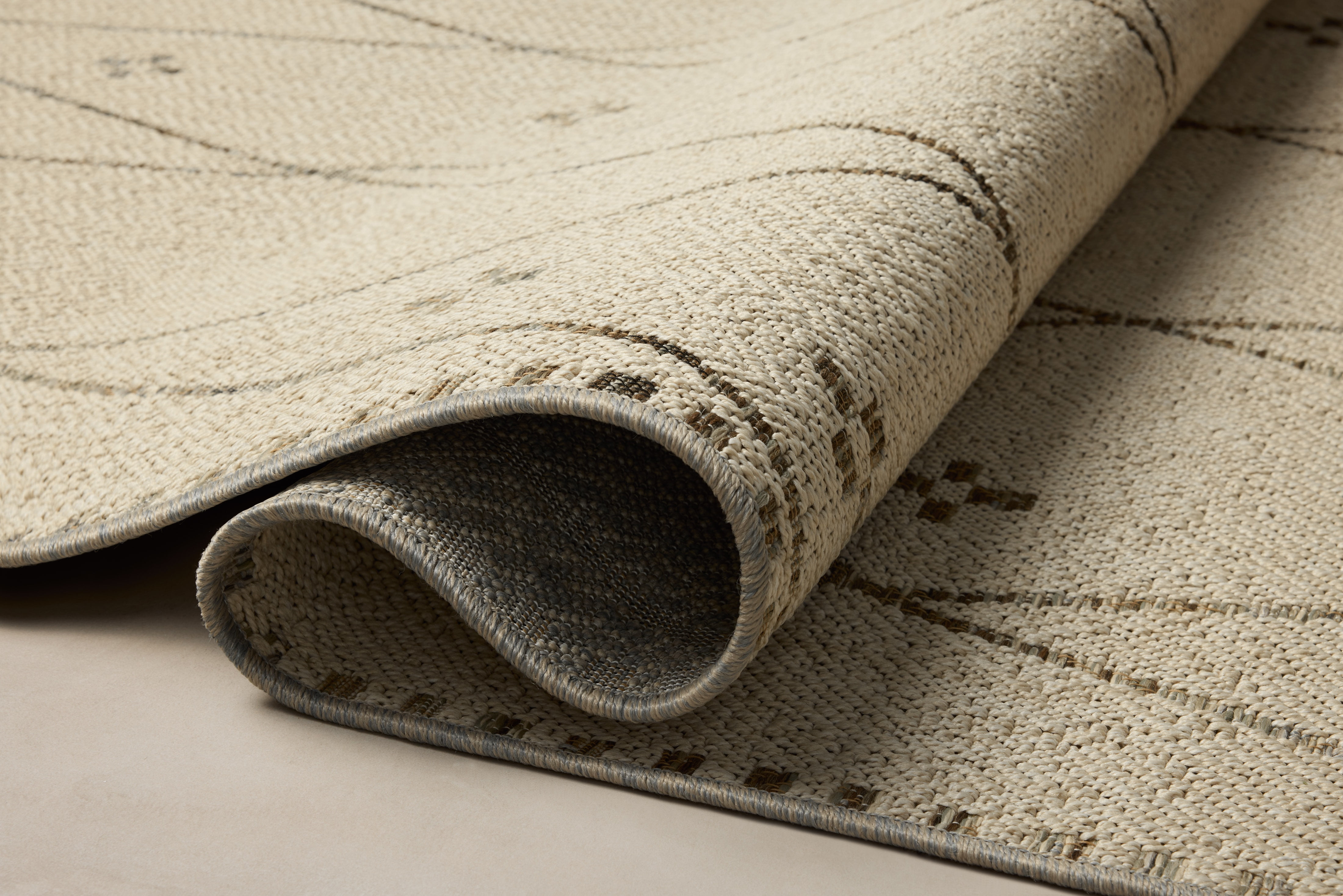 Loloi Saylor Ivory / Pebble Indoor/Outdoor Area Rug