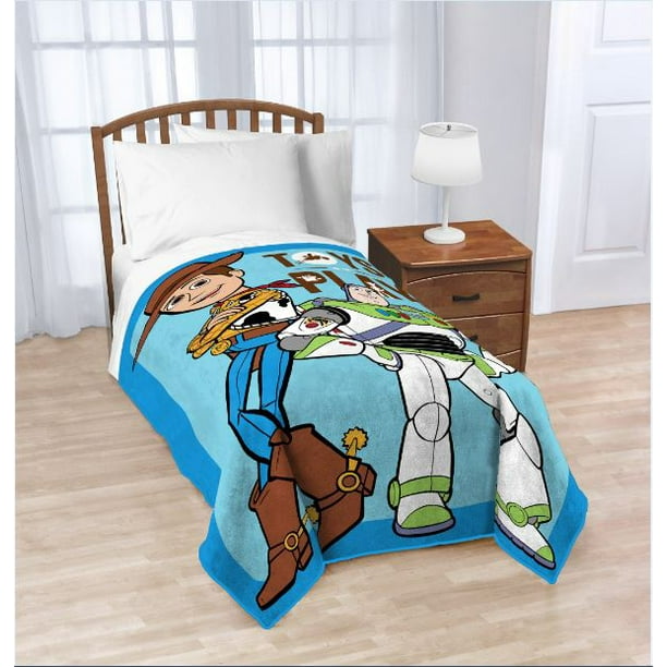 Disney Toy Story 4 Toys At Play Plush Blanket