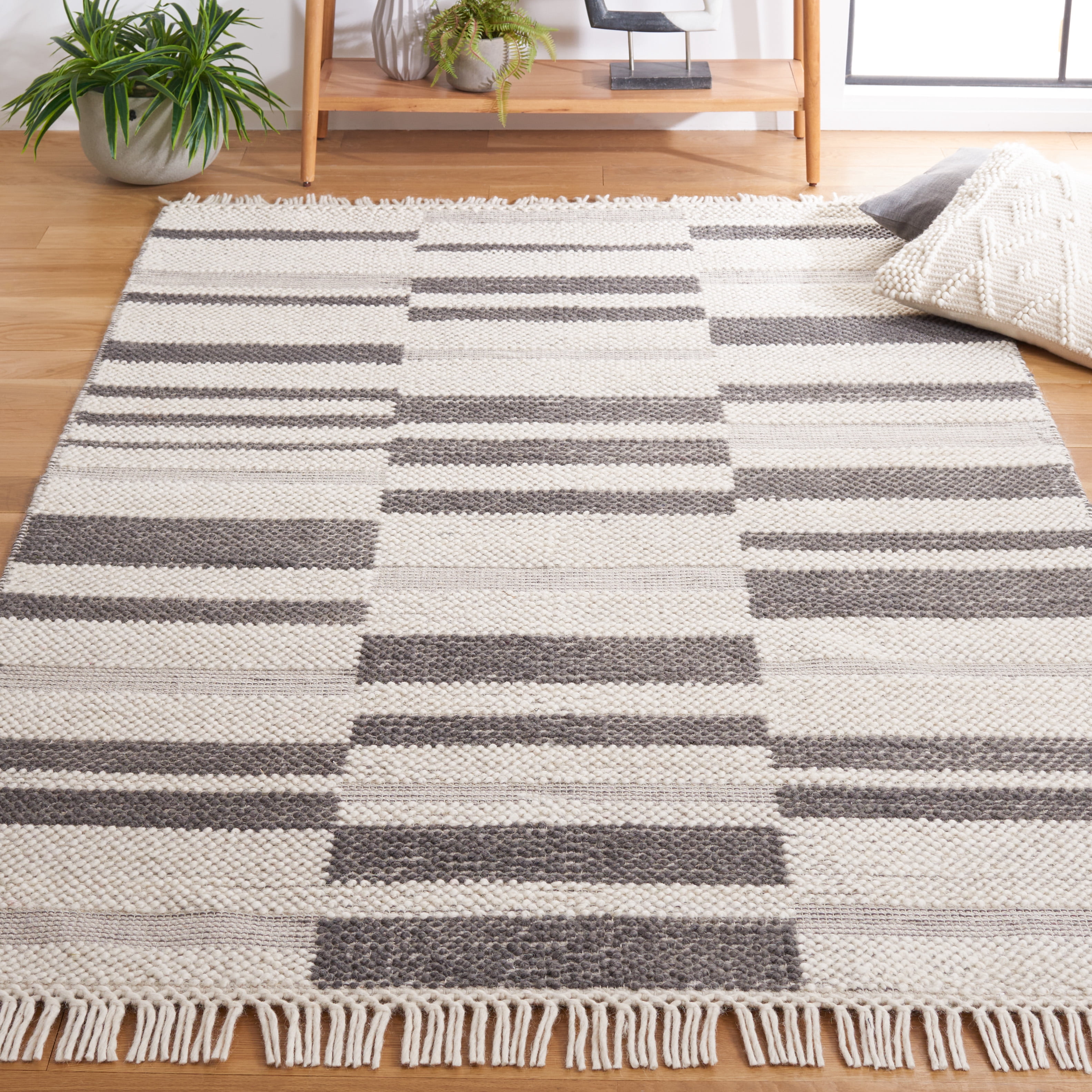 SAFAVIEH Natura Qendro Striped Area Rug, Ivory/Dark Grey, 3' x 5'