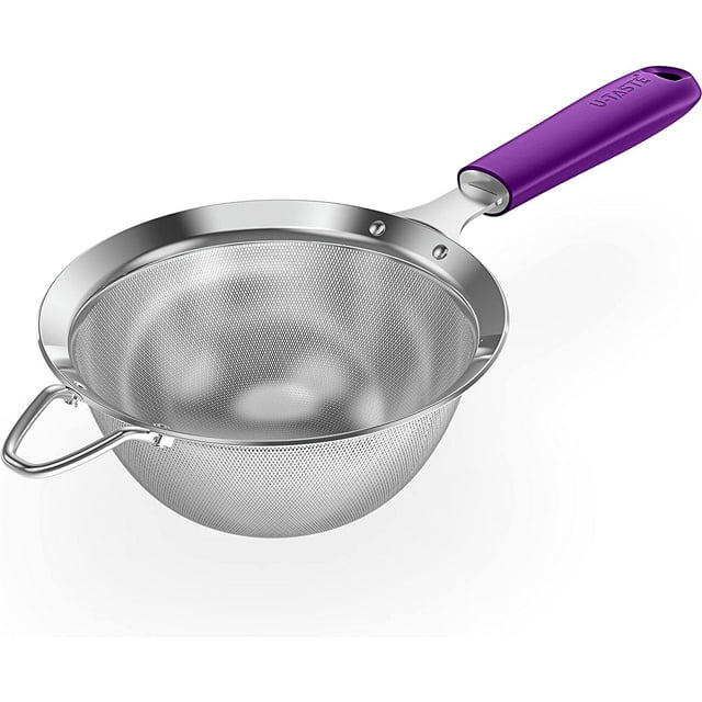 Passoire à Mailles en Acier Inoxydable 18/8: U-Taste Passoire Fine de Cuisine de 5,5 Pouces avec Poignée en Silicone Robuste Rivetée et Maille 30 pour Filtrer la Farine, les Pâtes, les Fruits, le Quinoa (Violet)