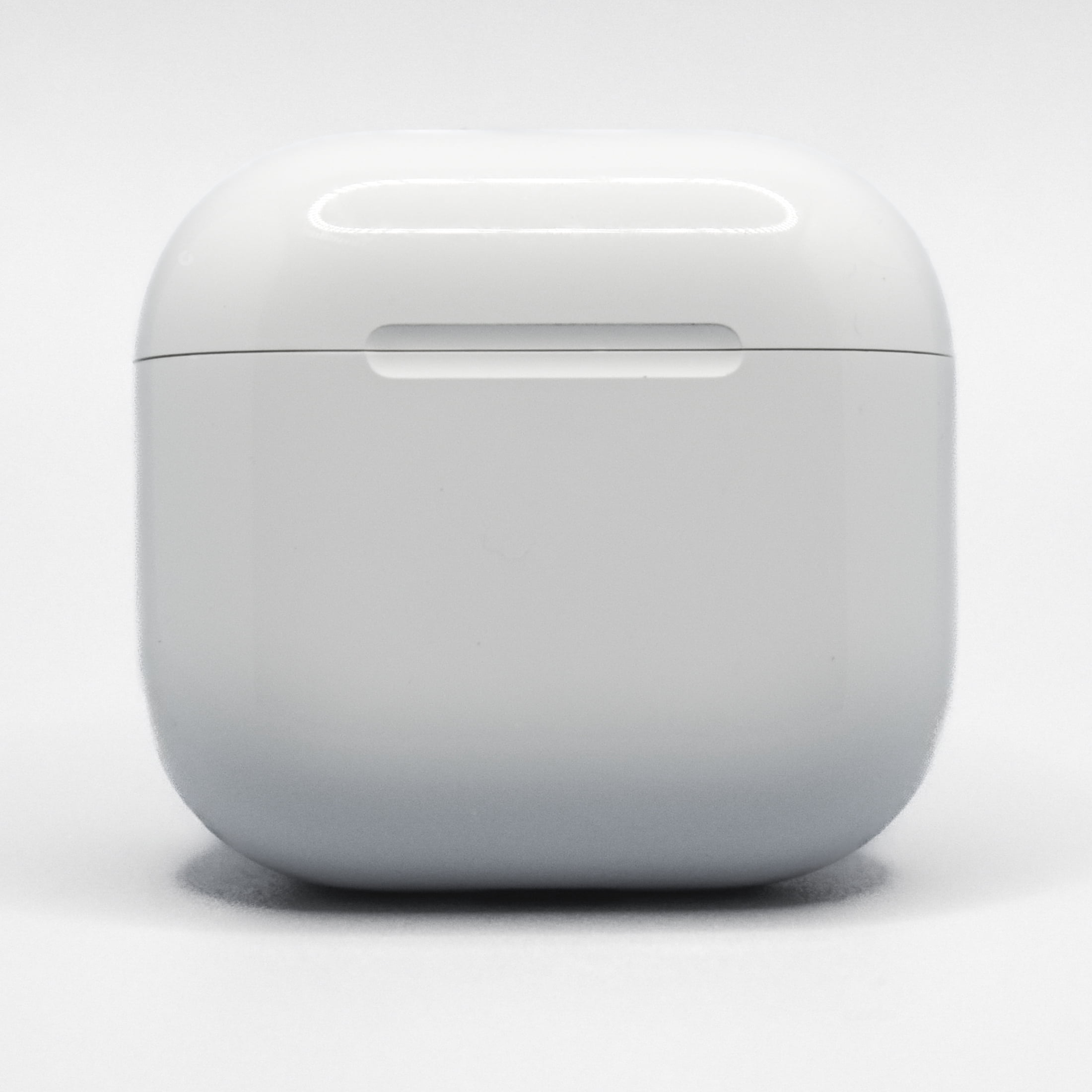 Restored Apple AirPods 4 (ANC) - Replacement Charging Case (A3059