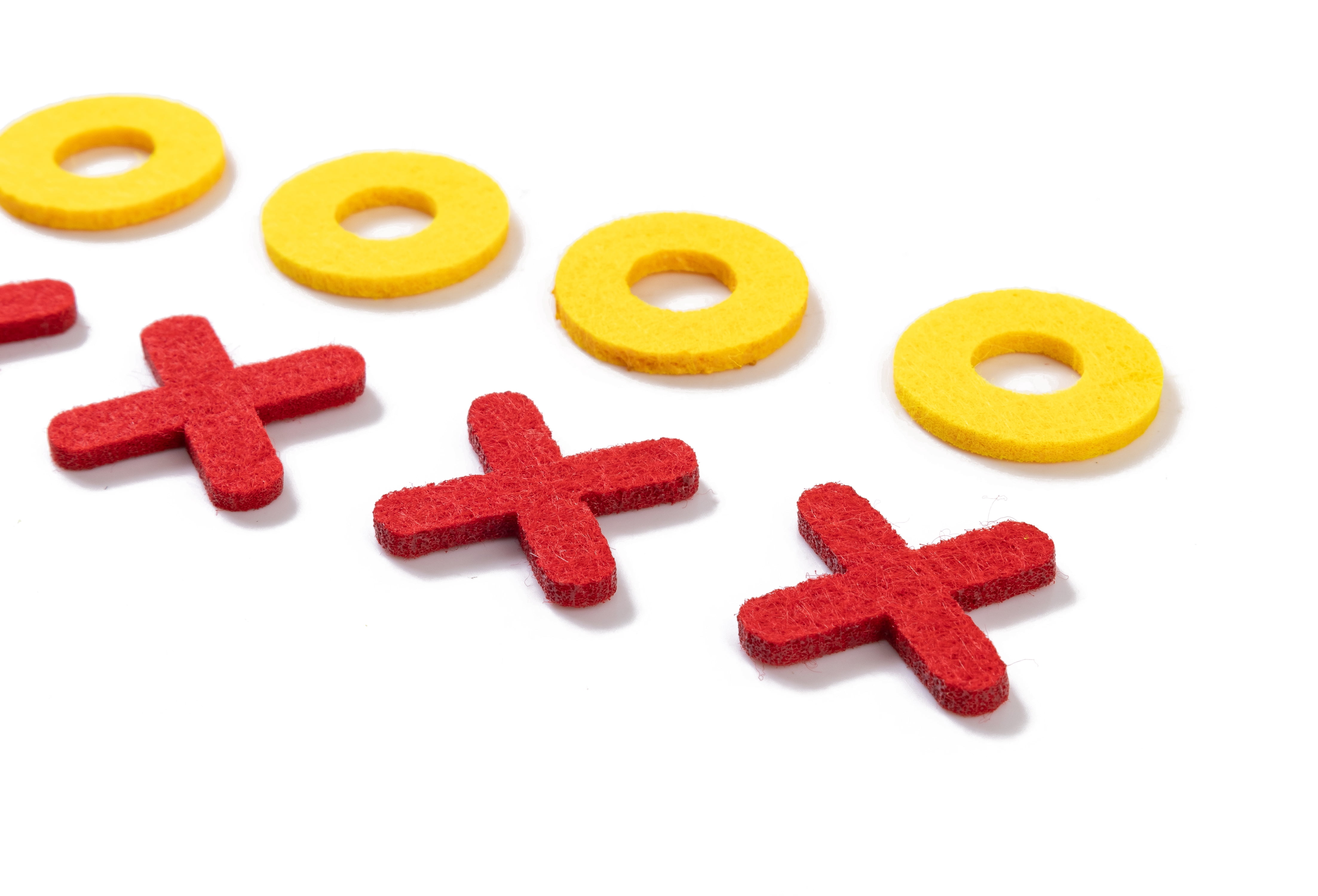 Way To Celebrate Tic Tac Toe Party Favors for Kids, 4 Count Felt Board Game with Pouch