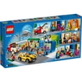thumbnail image 2 of Set LEGO City Calle de Tiendas 60306, 2 of 3