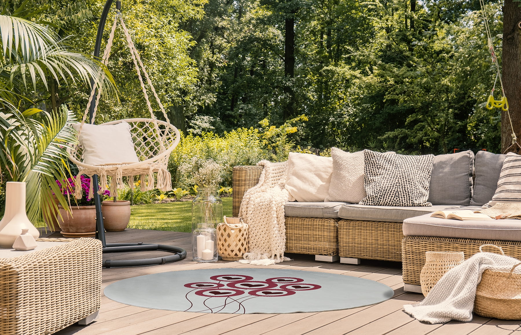 Simply Daisy 5' Round Gray Love is in the Air Valentines Chenille Indoor/Outdoor Rug