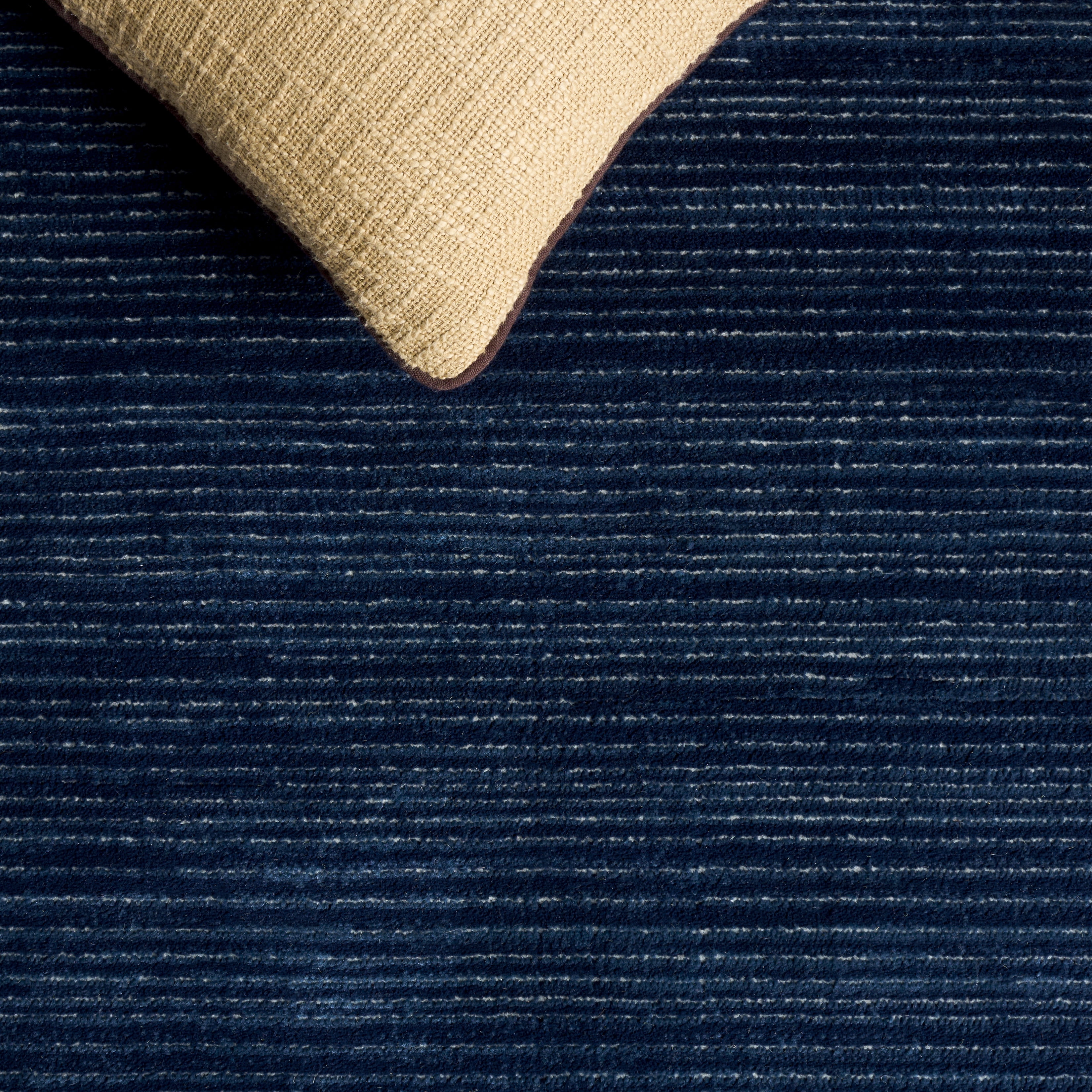 SAFAVIEH Vision Adrasteia Overdyed Solid Runner Rug, Navy, 2'2" x 6' - Modern Design, Navy, Non-Shedding & Easy Cleaning, Ideal for Living Room, Bedroom, Dining Space, Entryway, Hallway, Kitchen