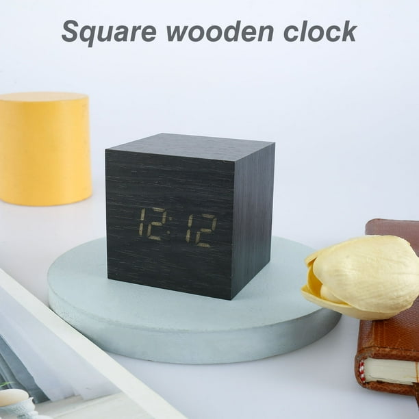 Muyoka Reloj despertador digital LED Reloj de cubo de madera USB / Mini reloj de escritorio iluminado con batería con control de voz Muyoka Hogar