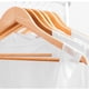 thumbnail image 5 of Set 25 Ganchos de Madera Resistente y 7 Cubre Polvos de PEVA con Cierre para Ropa, Perchas con Cabezal 360°, Muescas Antideslizantes y Barra para Pantalones, 5 of 9
