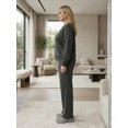 thumbnail image 4 of Conjunto Casual 2 Piezas Sudadera y Pants con Estilo Urbano, Cómodo y Diseño Atemporal para Mujer, 4 of 5