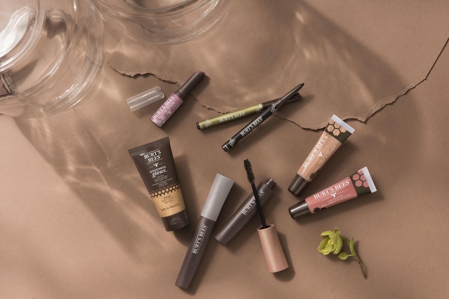 Burt's Bees 100% Natural Origin All Aflutter Multi-Benefit Mascara, Classic Black