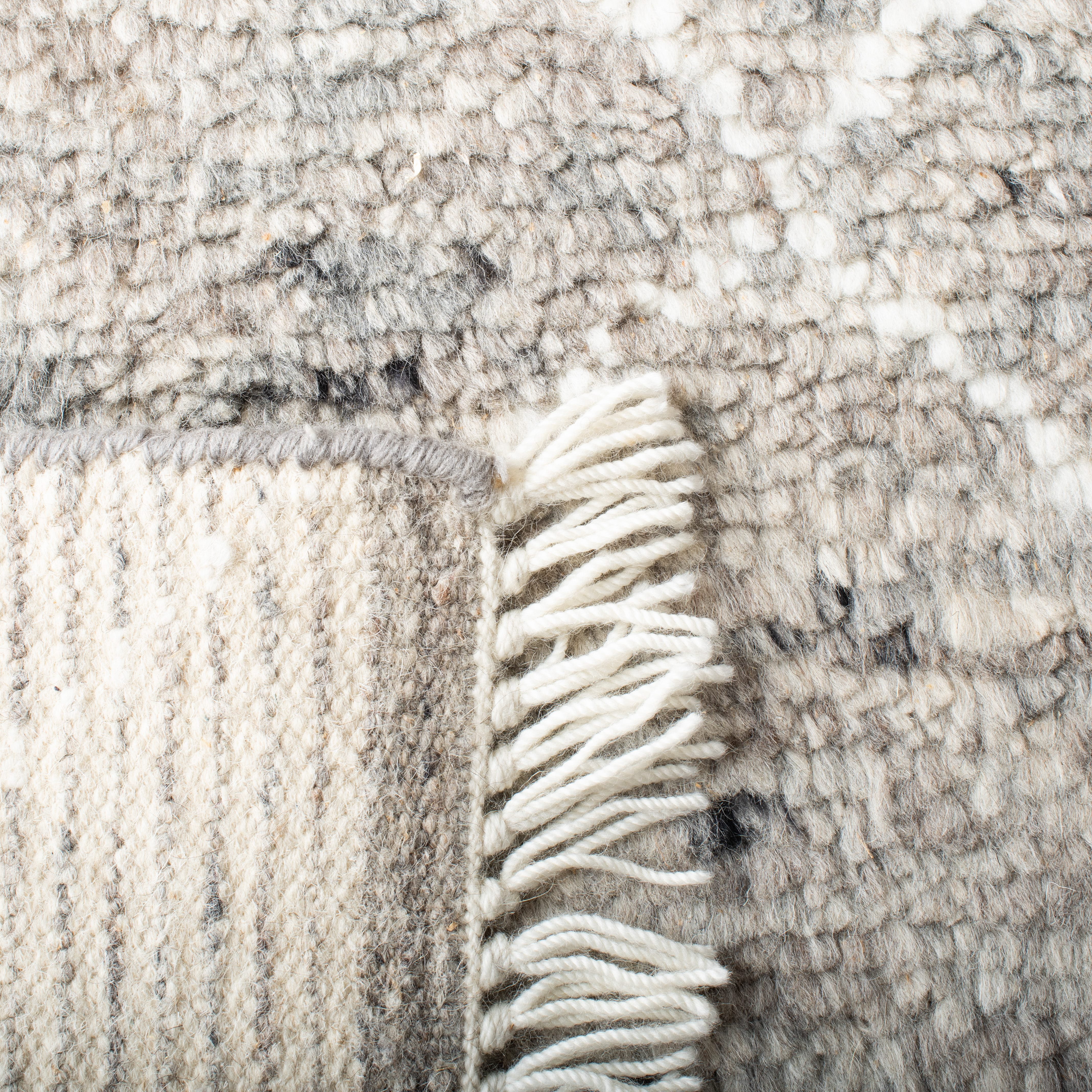 SAFAVIEH Casablanca Astrid Geometric Wool Runner Rug, Grey/Ivory, 2'3" x 8'