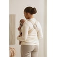 thumbnail image 4 of Portabebés BabyBjörn Mini tejido beige para recién nacido de 3,2 a 11,3 kg, 4 of 7