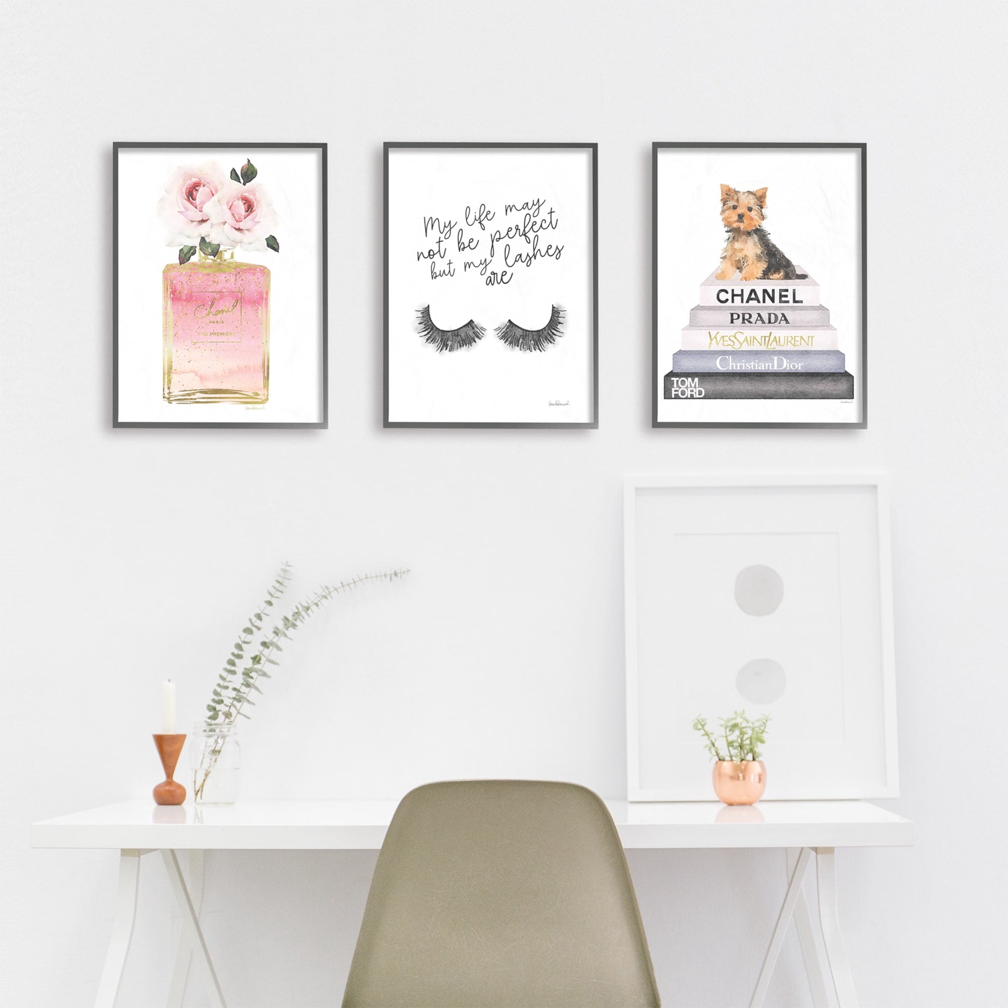 The Stupell Home Decor Collection Black and White Typography Perfect Lashes in Life Oversized Framed Giclee Texturized Art, 16 x 1.5 x 20
