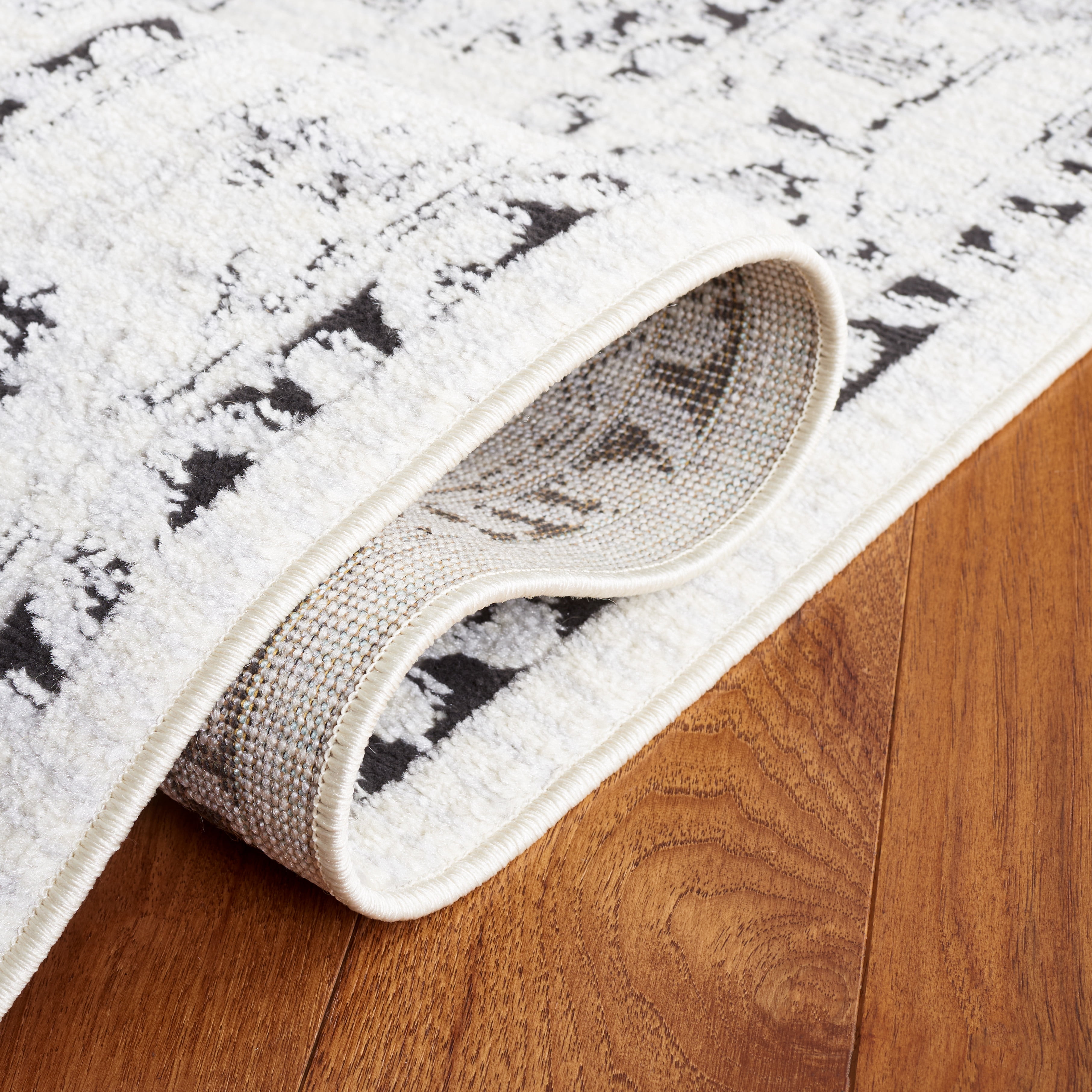 SAFAVIEH Tulum Bevis Oriental Area Rug, Ivory Grey/Charcoal, 6'7" x 6'7" Square