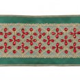 thumbnail image 2 of Vickerman Q222752 Ruban de Noël 4 Po x 5 Yards Vert avec Bijoux Rouges Bord Filaire, 2 of 2