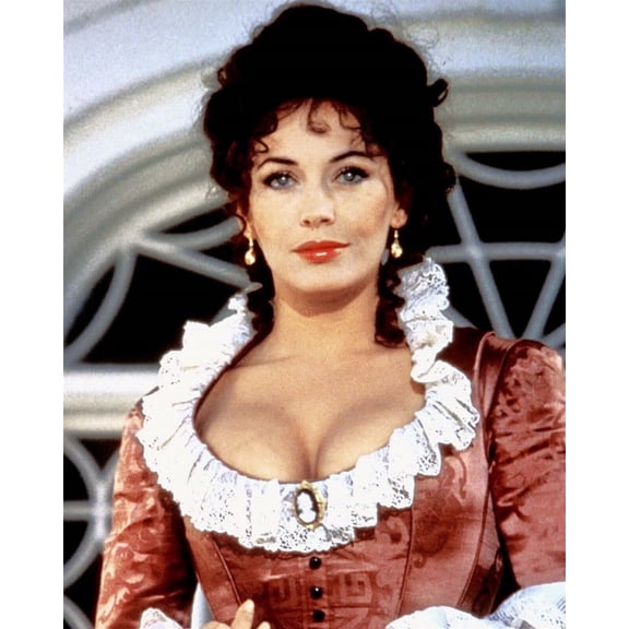 Lesley Anne Down displays ample cleavage 1985 series North & South 8x10 photo