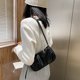 thumbnail image 5 of Bolso Femenino Bolso de moda para axilas de PU de hombro plisado para mujer de color sólido, 5 of 5
