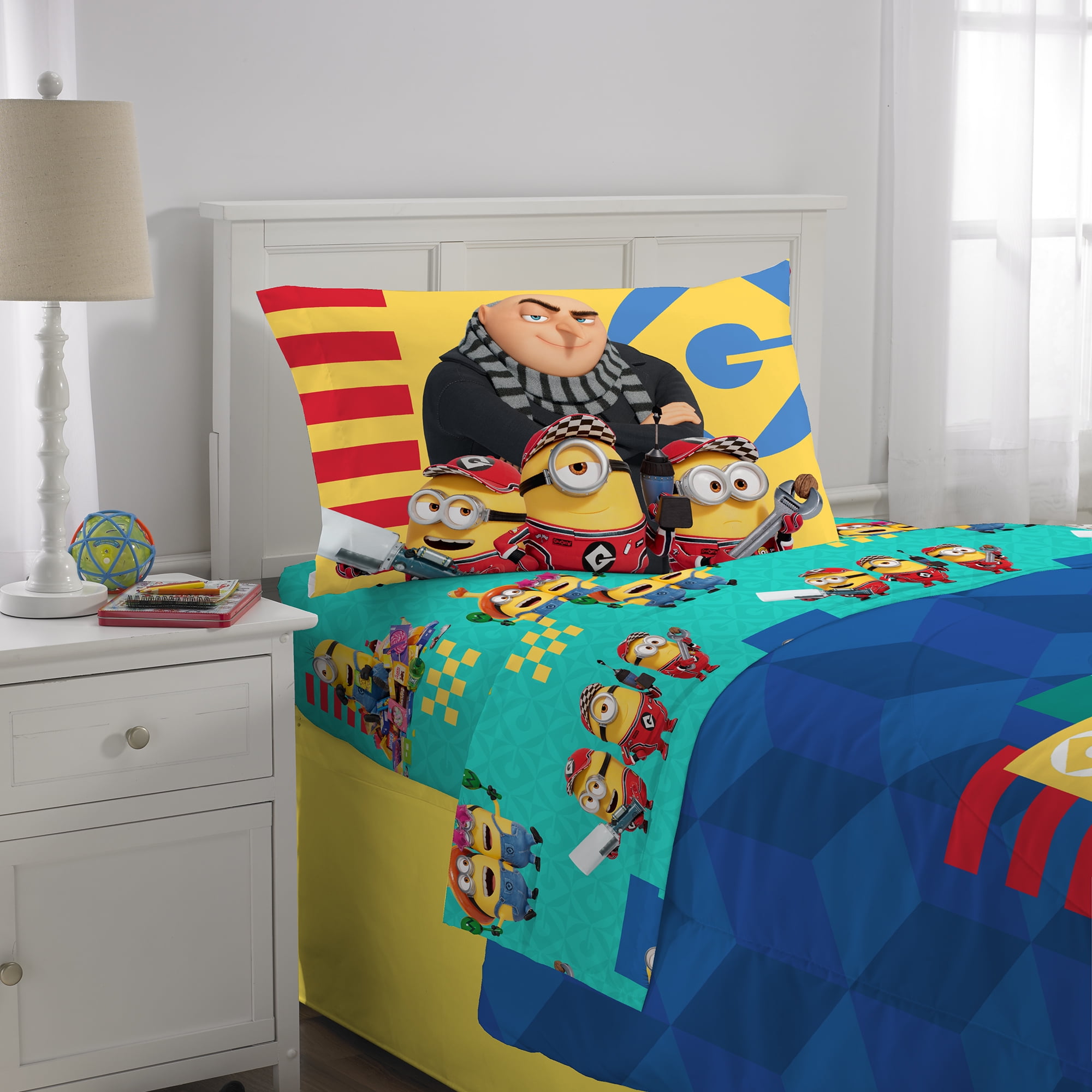 Minions Kids Full Bed in a Bag, Comforter and Sheets, Universal
