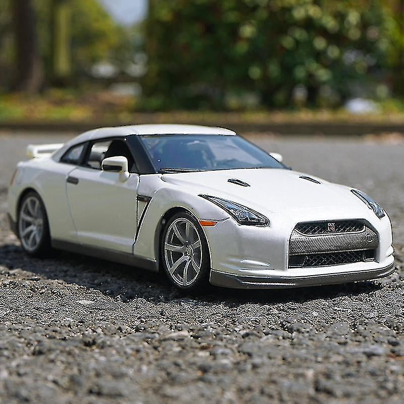 MJ 1:64 Scale Nissan GTR R32 Resin Models Toys Car Collection