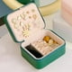 thumbnail image 4 of Pequeño organizador de joyas con dos ganchos para guardar pulseras, perfumes y anillos. Verde, 4 of 9