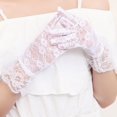 thumbnail image 3 of XmhyTop Guantes de encaje blanco, diseño exquisito, muy adecuados para mujeres, 1 par, 3 of 5