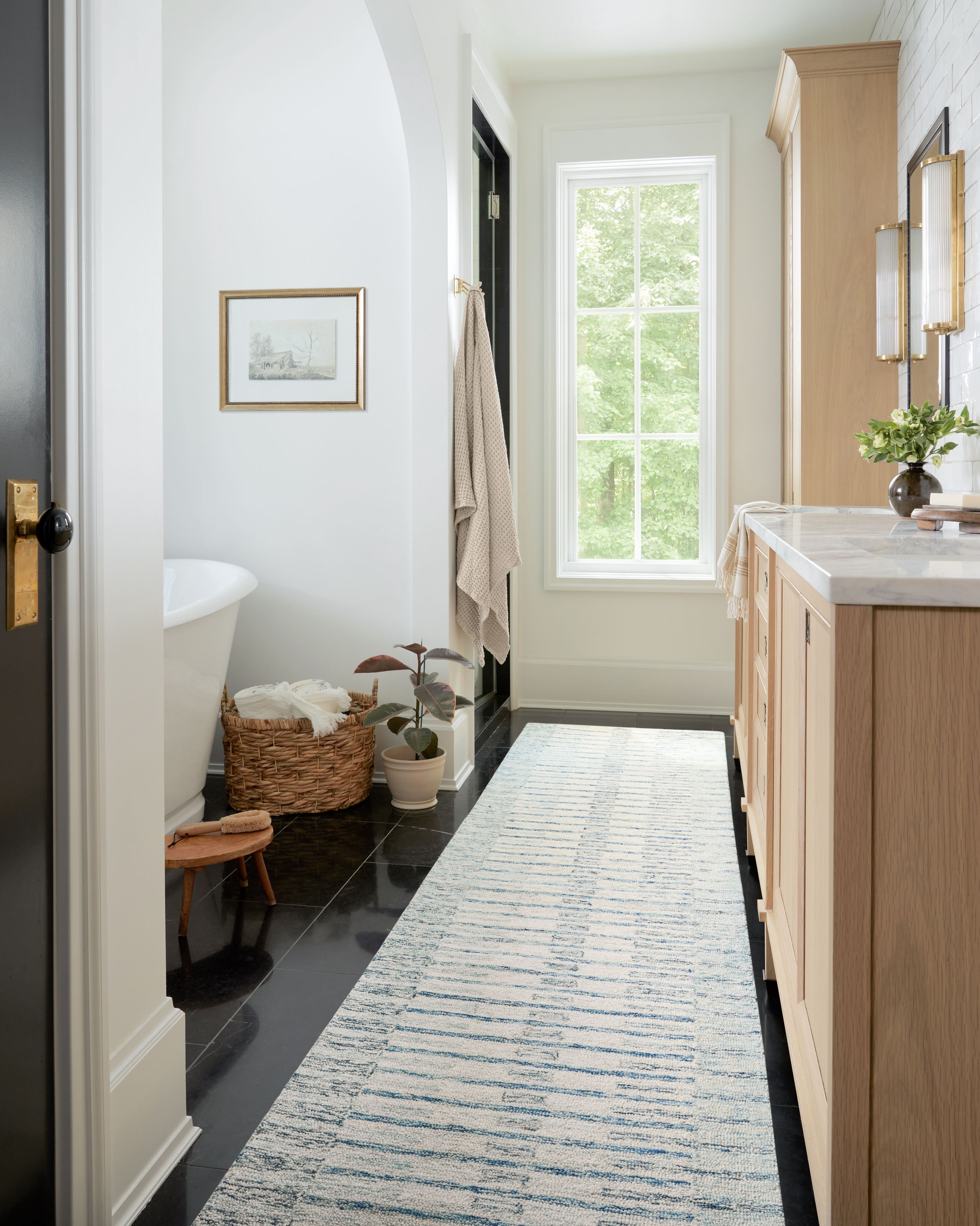 Chris Loves Julia x LoloiChris Ivory / Denim 2'-6" x 9'-9" Runner Rug