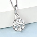 Celtico Di Cuore Triquetra, Nodo Senza Fine, Simbolo Slavo Abbellito Di Beige Trendy Design Con Piste E Sole 254643292