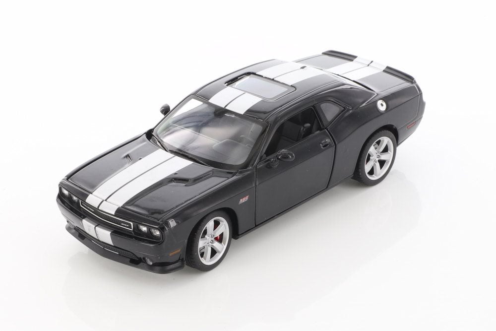 2013 Dodge Challenger SRT, Black Welly 24049/4D 1/24 scale Diecast