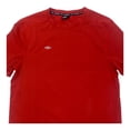 thumbnail image 3 of Playera Umbro para Caballero Diseño microperforado Cuello Redondo Rojo Talla G, 3 of 4
