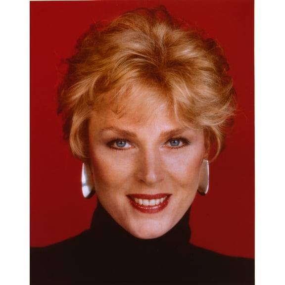 Mariette Hartley Close Up Portrait Photo Print (24 x 30)