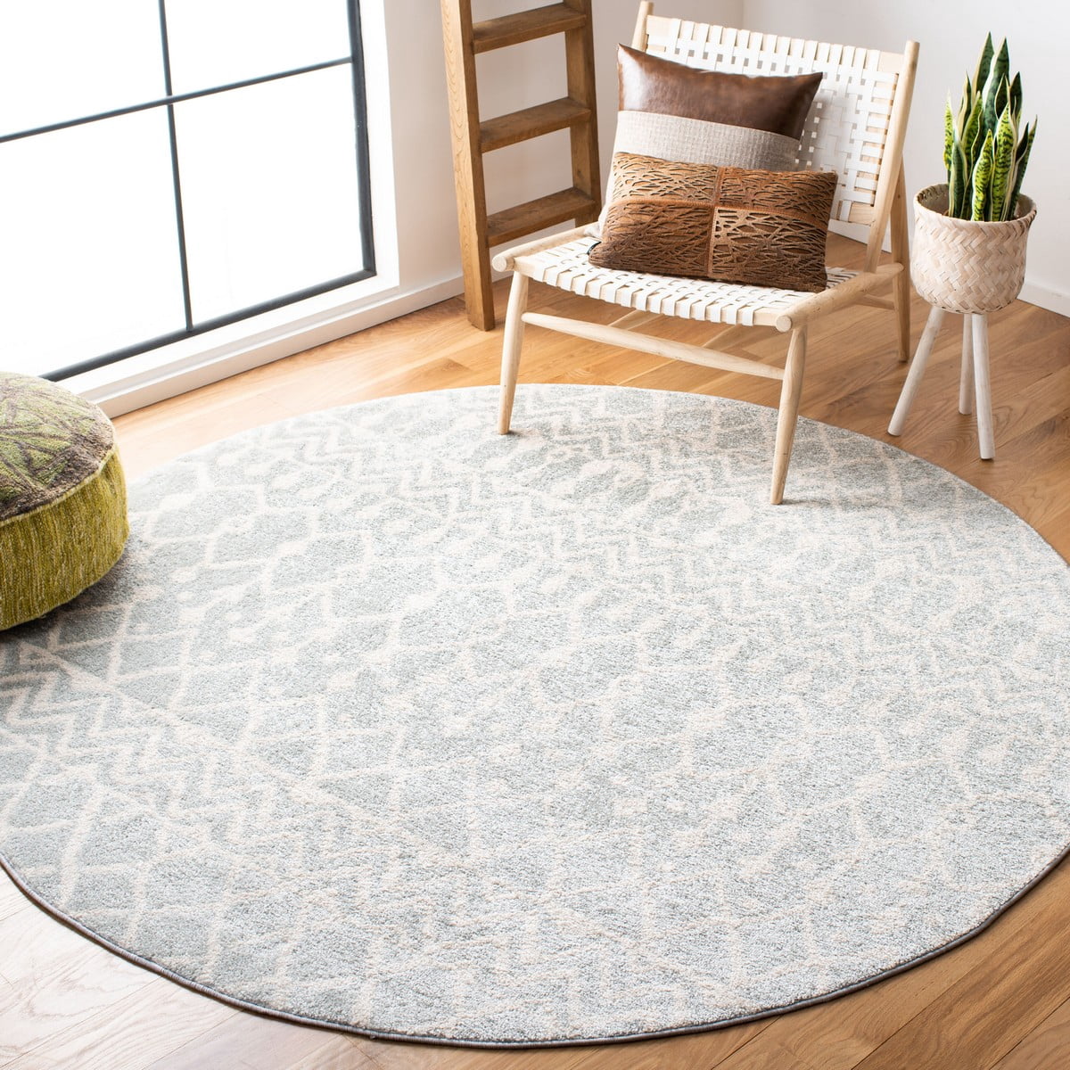 SAFAVIEH Tulum Glen Moroccan Geometric Area Rug, 5' x 5' Round, Light Grey/Ivory
