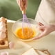 thumbnail image 1 of Batidor de gel de sílice con mango de madera, batidor de cocina para el hogar, batidor de mano multifunción, batidor de globo antiadherente, fácil de limpiar, adecuado para el hogar, restaur, 1 of 4