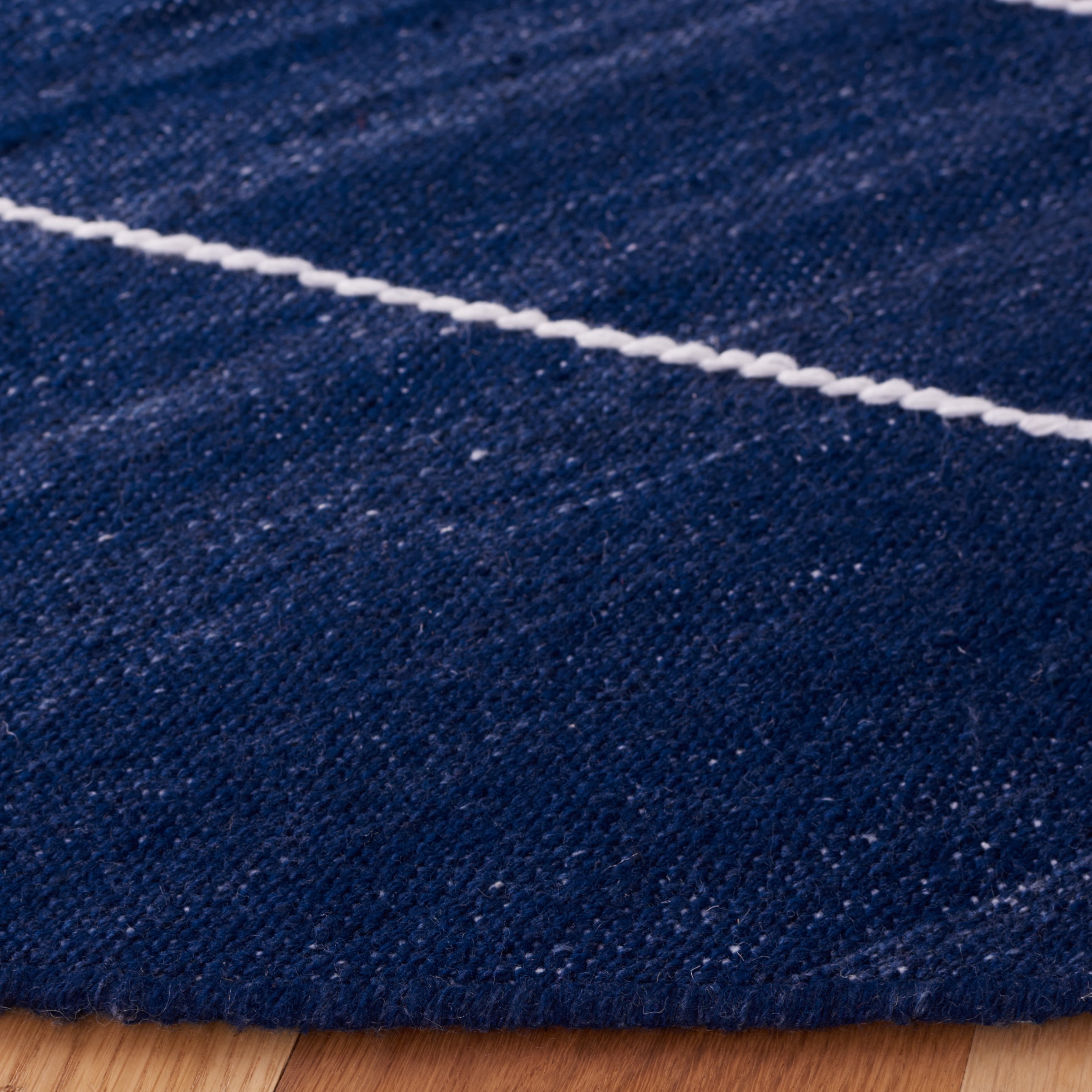 SAFAVIEH Kilim Adair Geometric Area Rug, Navy/Ivory, 7' x 7' Round