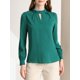 thumbnail image 5 of BLUSA CON CUELLO ALTO PLISADA DE BOTONES Y OJAL PARA MUJERES INSPIRE CHIC EN AZUL LAGO, 5 of 7