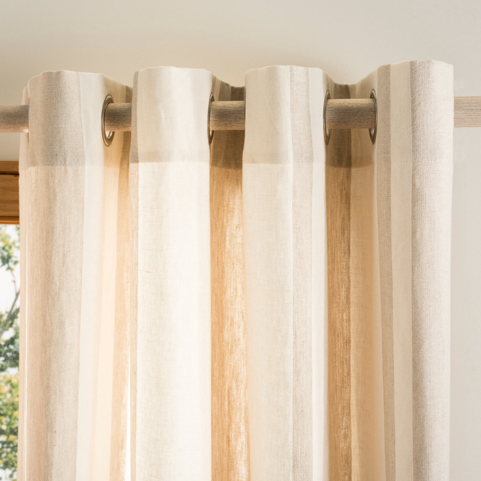 SAFAVIEH Vari Grommet Curtain Panel, 52" x 84", Natural/White Stripe