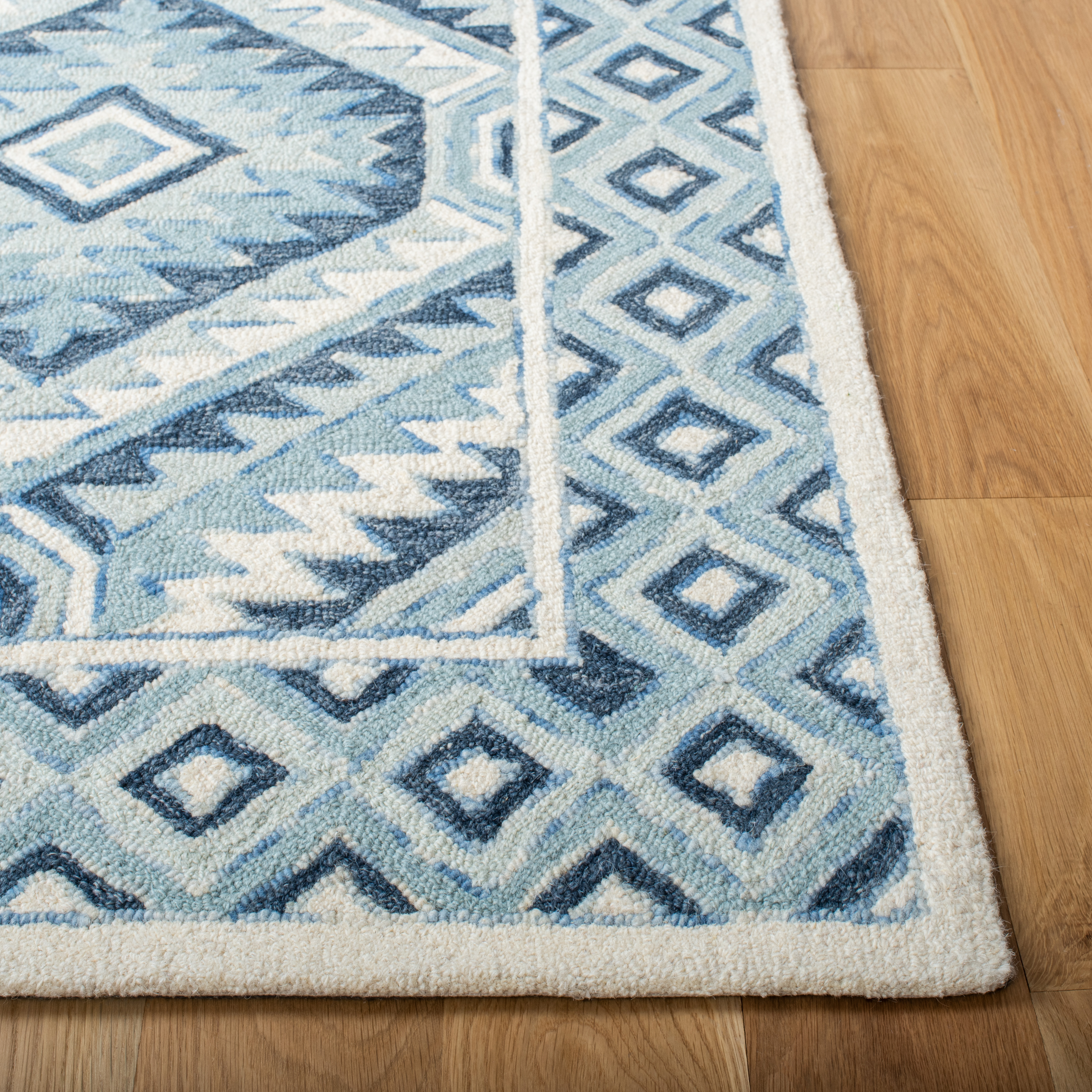 SAFAVIEH Metro Dederick Medallion Area Rug, Blue/Ivory, 6' x 6' Square