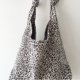 thumbnail image 2 of Bolsa de hombro de gran capacidad de algodón con estampado de leopardo retro para mujer (Beige) Ehuebsd Para Estrenar, 2 of 9