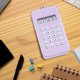 thumbnail image 1 of Mini calculadora de llavero con juego de laberinto, calculadora de mano de bolsillo para estudiantes y oficina, calculadora pequeña portátil para mochila o llaves, 1 of 6