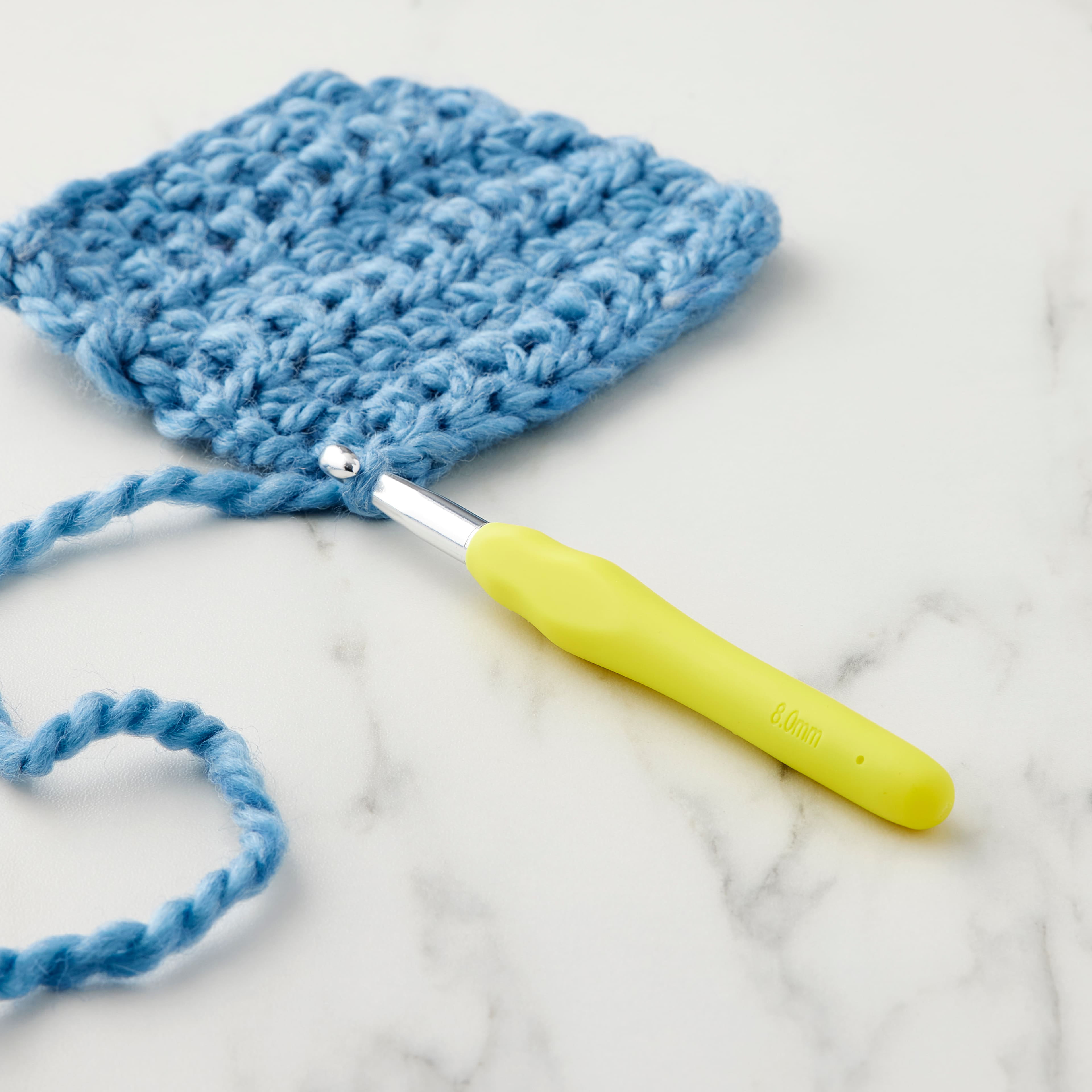 Ergonomic Aluminum Crochet Hook by Loops & Threads - I / 5.5 mm Ergonomic  Grip Handles for Arthritic Hands - 1 Pack 