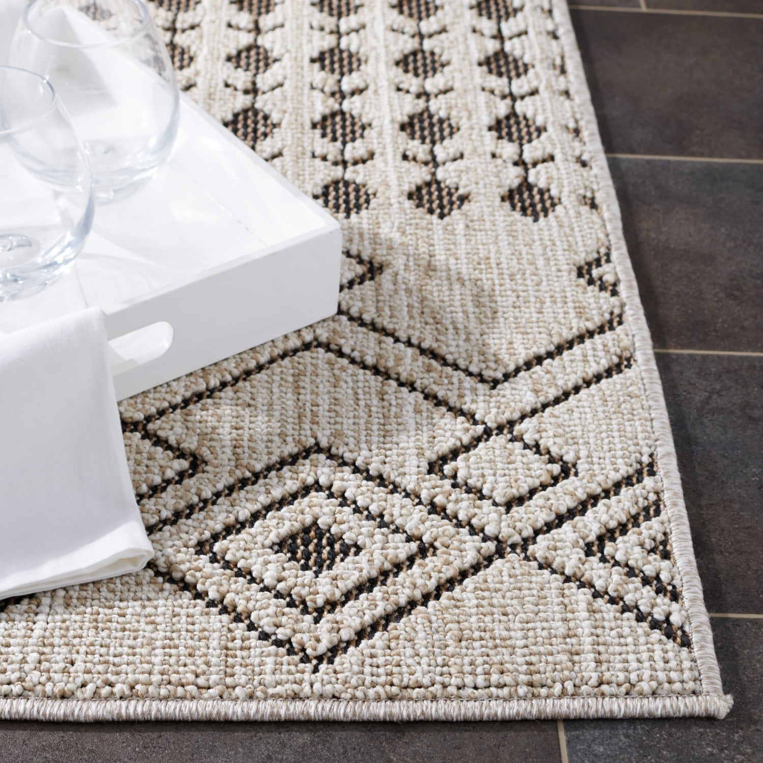 SAFAVIEH Global Antilla Diamond Indoor/Outdoor Area Rug, Beige/Dark Beig, 5'3" x 7'6"