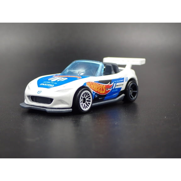 Open Box 2015-2025 MAZDA MX5 MIATA CONVERTIBLE ND 1:64 SCALE DIORAMA DIECAST MODEL CAR