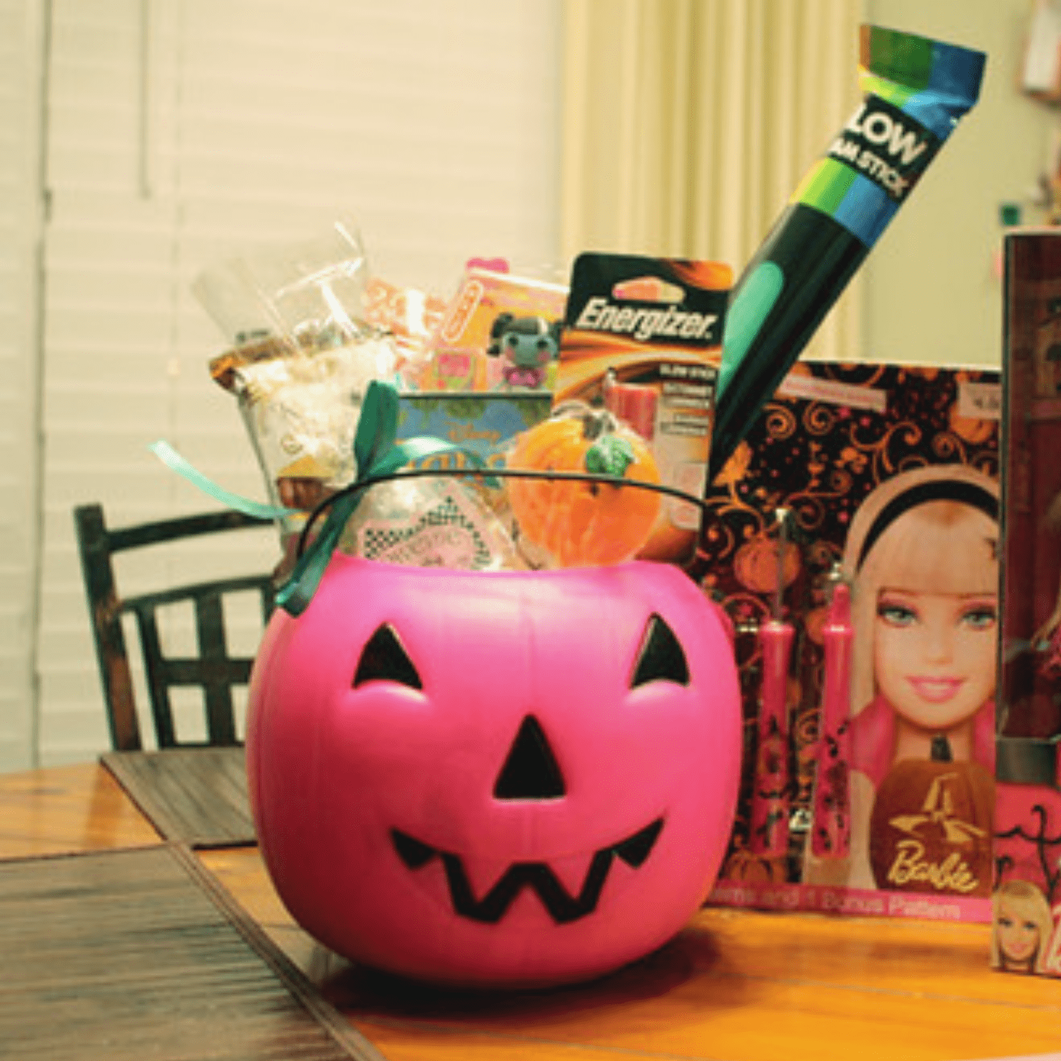 Halloween Pink Pumpkin Jack O' Lantern Candy Bucket Portable Pumpkin Pail Trick or Treat Buckets Candy Holder for Kids Treat Bags Halloween Candy Basket Fillers Party Favors