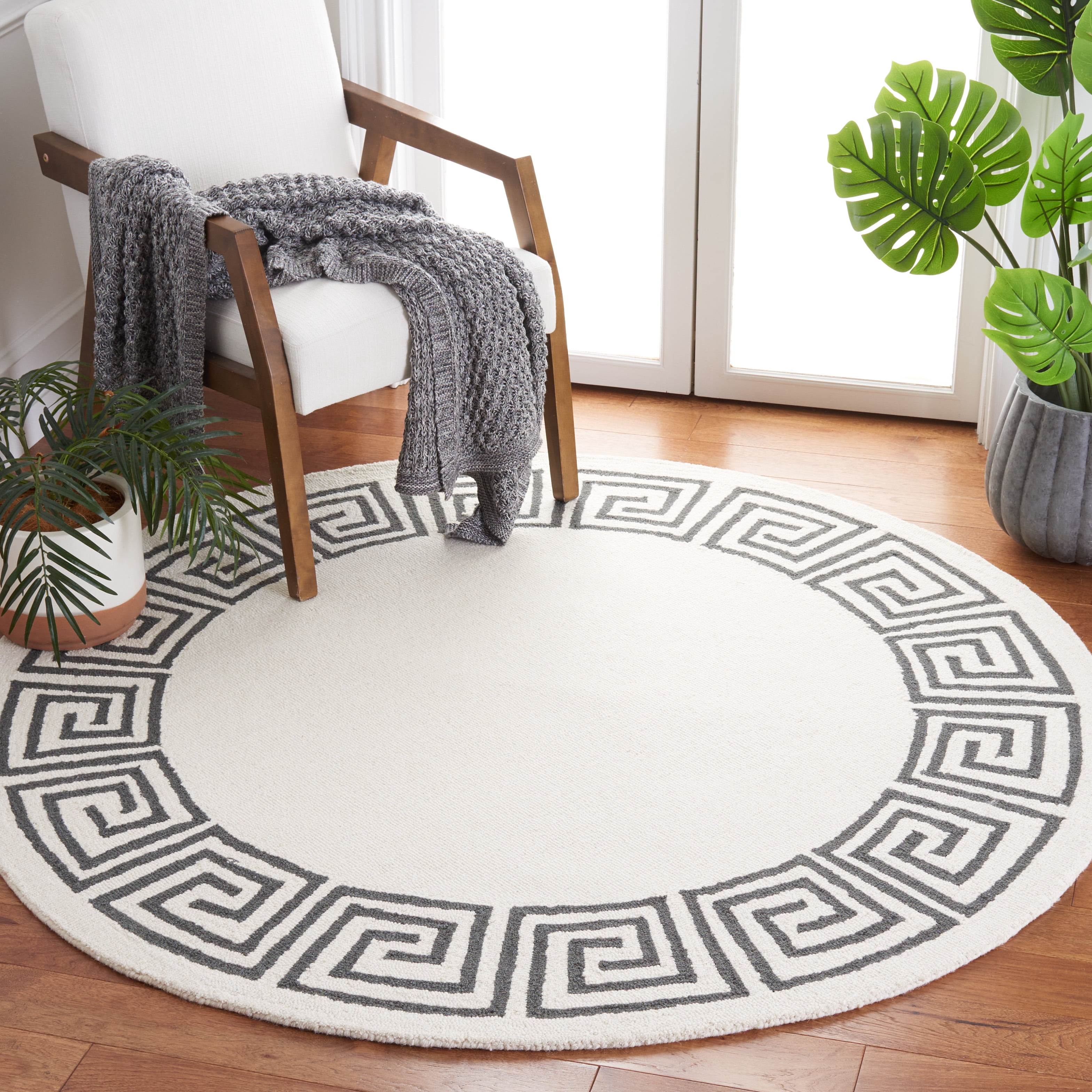 SAFAVIEH Metro Ivonette Bordered Area Rug, Ivory/Grey, 6' x 6' Round