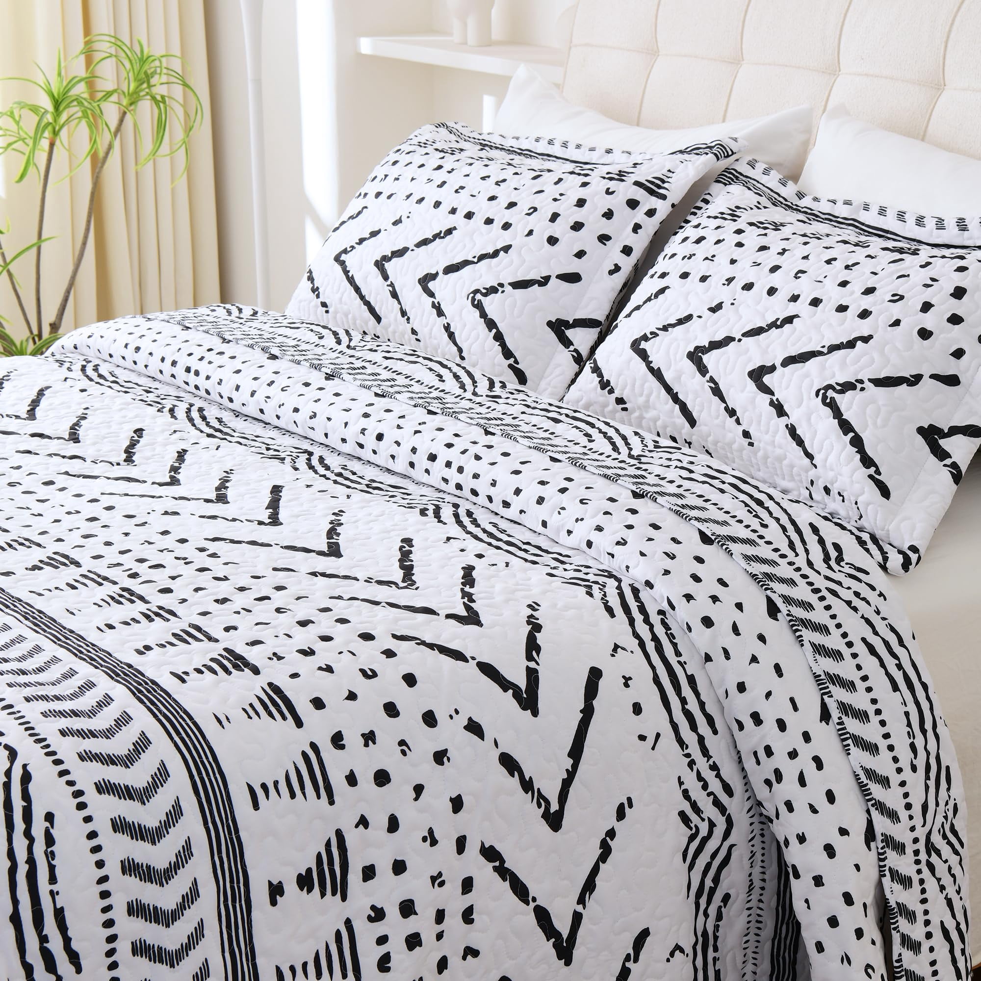 Evenhug Quilt Set 3-Piece Queen Black Stripe Bedding Set Microfiber Quilt Bedding Set With 2 Pillow Shams