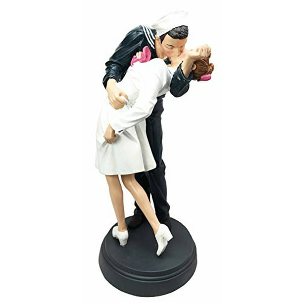 Tolkning forudsigelse Advarsel World War 2 Victory At Times Square The Kiss Navy Sailor With Nurse  Figurine In Vivid Colors - Walmart.com